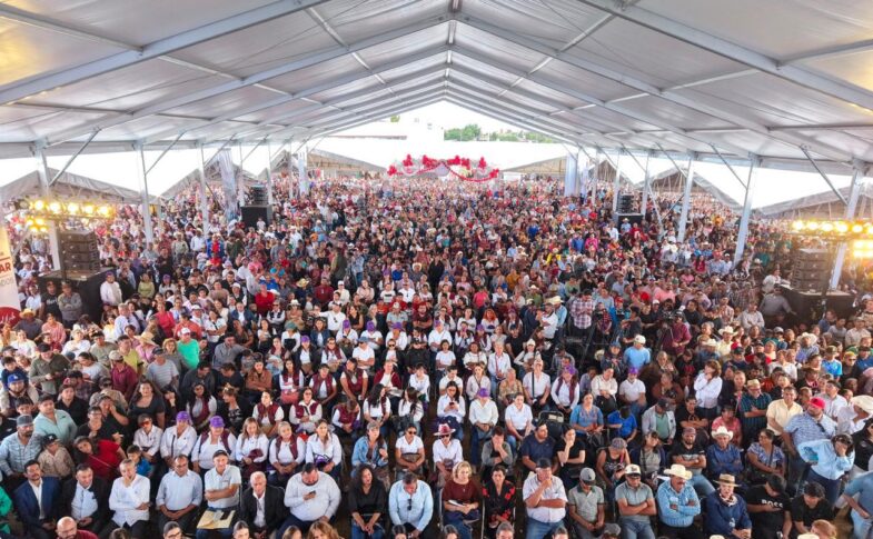 Asistentes al Foro Bienestar para Todas y Todos realizado en Fresnillo