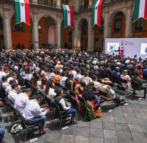 Asistentes al Segundo Informe de Gobierno en Palacio Nacional