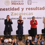Claudia Sheinbaum y David Monreal aplauden durante la gira del Segundo Informe en Zacatecas