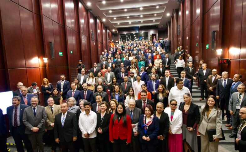 Personas asistentes al acto por el primer aniversario del Tribunal de Disciplina Judicial