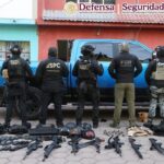 Personal federal y armamento asegurado durante el Operativo Enjambre en Esperanza, Puebla