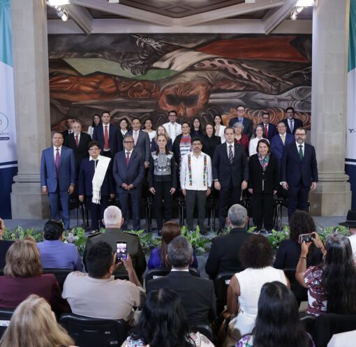 Personal judicial y asistentes durante la presentación del balance del primer año de la SCJN