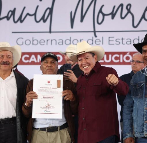 David Monreal durante el anuncio de nuevos consultorios SUS para la región.