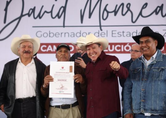 David Monreal durante el anuncio de nuevos consultorios SUS para la región.